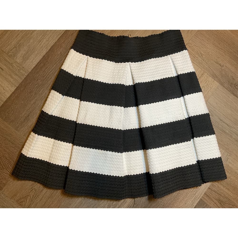 Touch Me Womens Skirt Black White Medium Textured Knit Stripe Mod Retro Cute - Picture 9 of 9